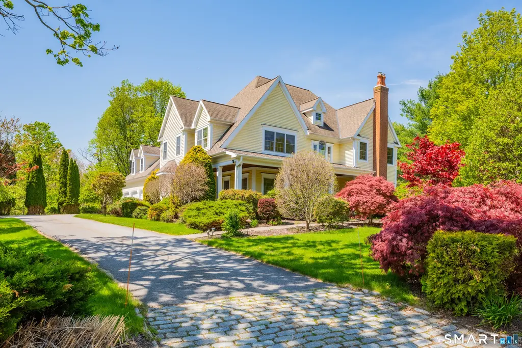 2 Ventres Way, Burlington