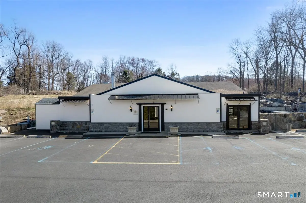 439 Candlewood Lake Road, Brookfield