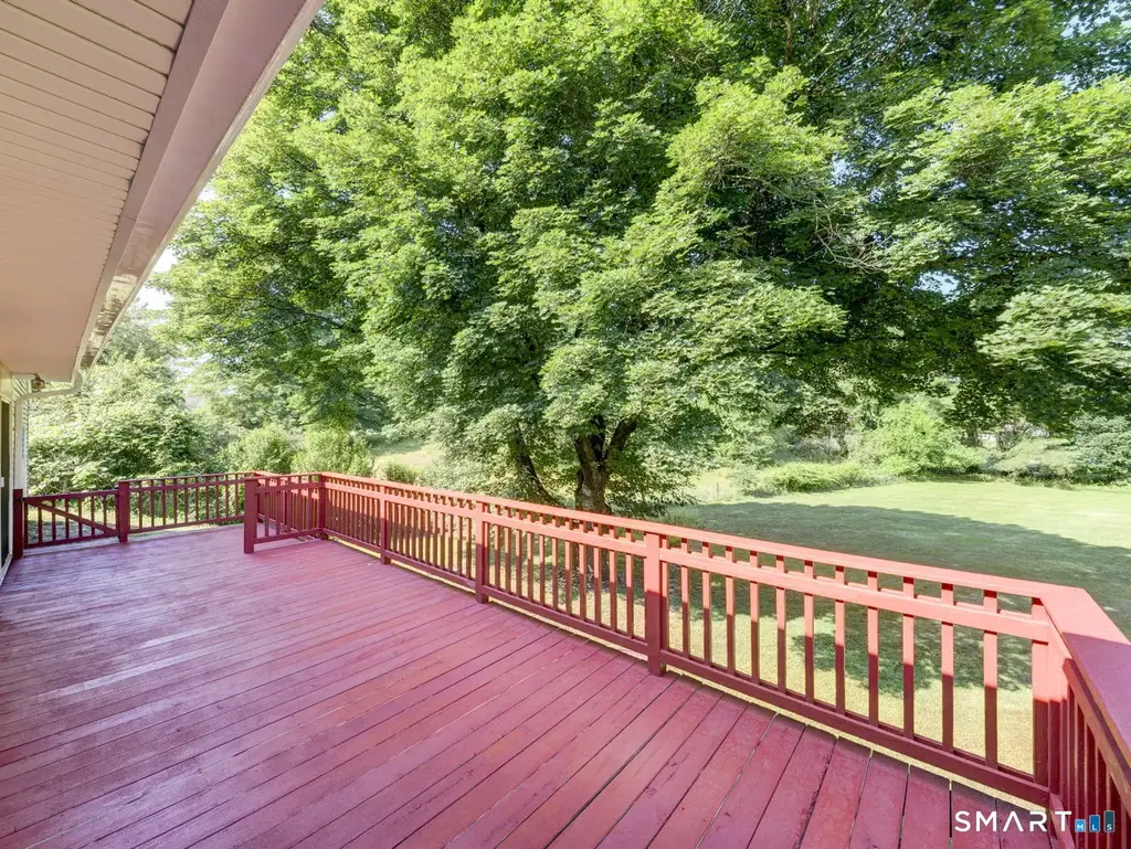 129 Pond Road, Franklin