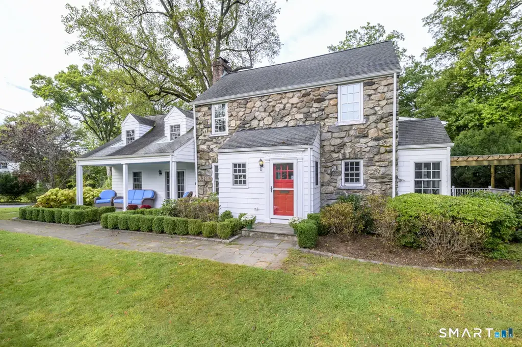 64 Sanford Lane, Stamford