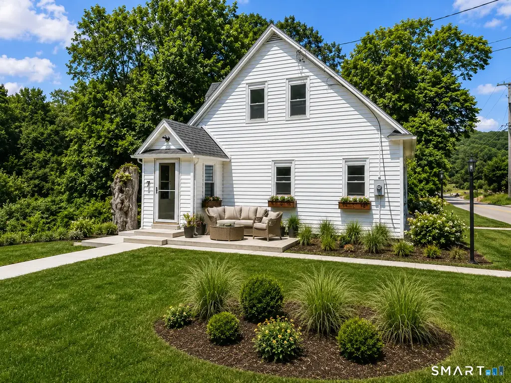 52 Walnut Hill Road, East Lyme