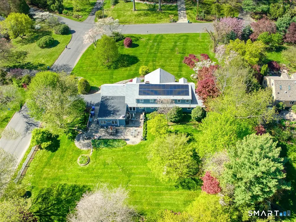 94 Fennbrook Drive, Hamden