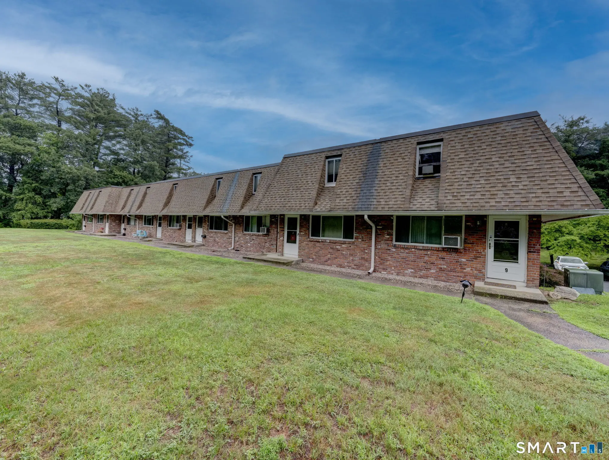 220 Monce Road 11, Burlington