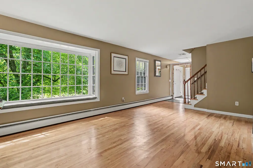 103 Steep Hill Road, Weston