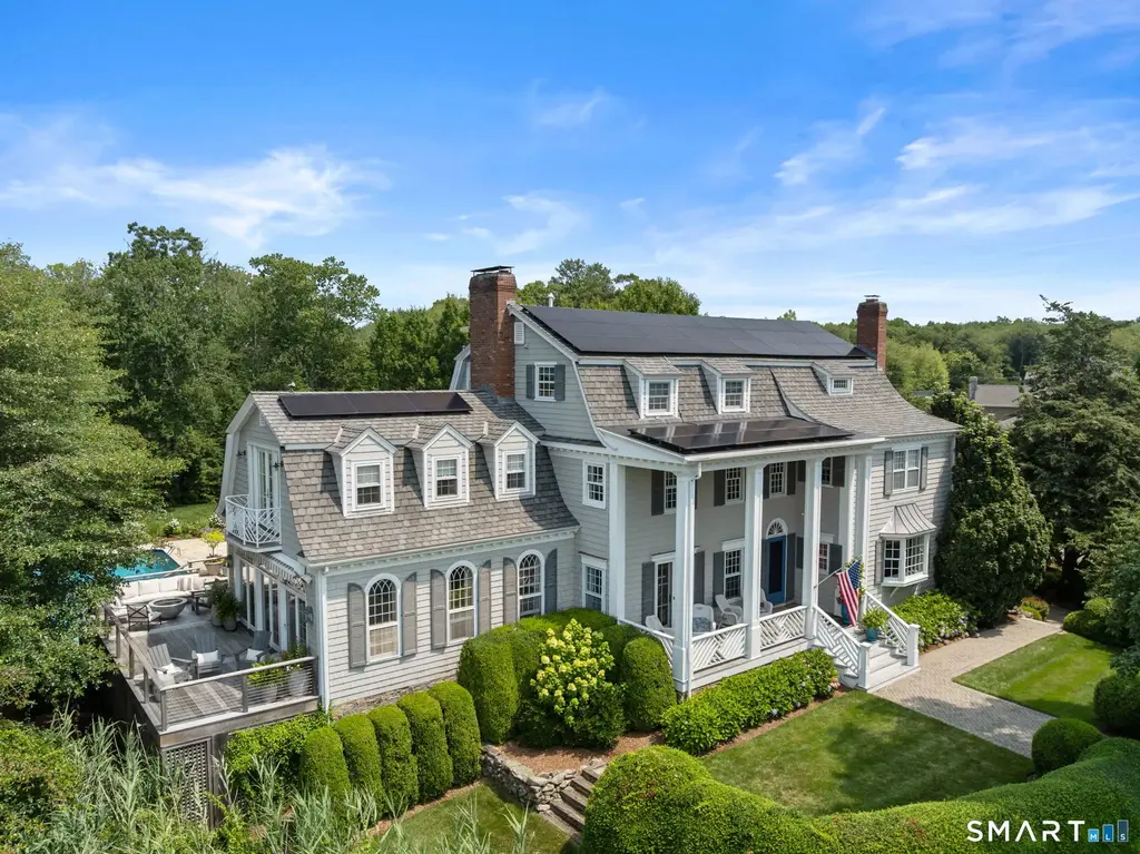14 Middle Beach Road West, Madison