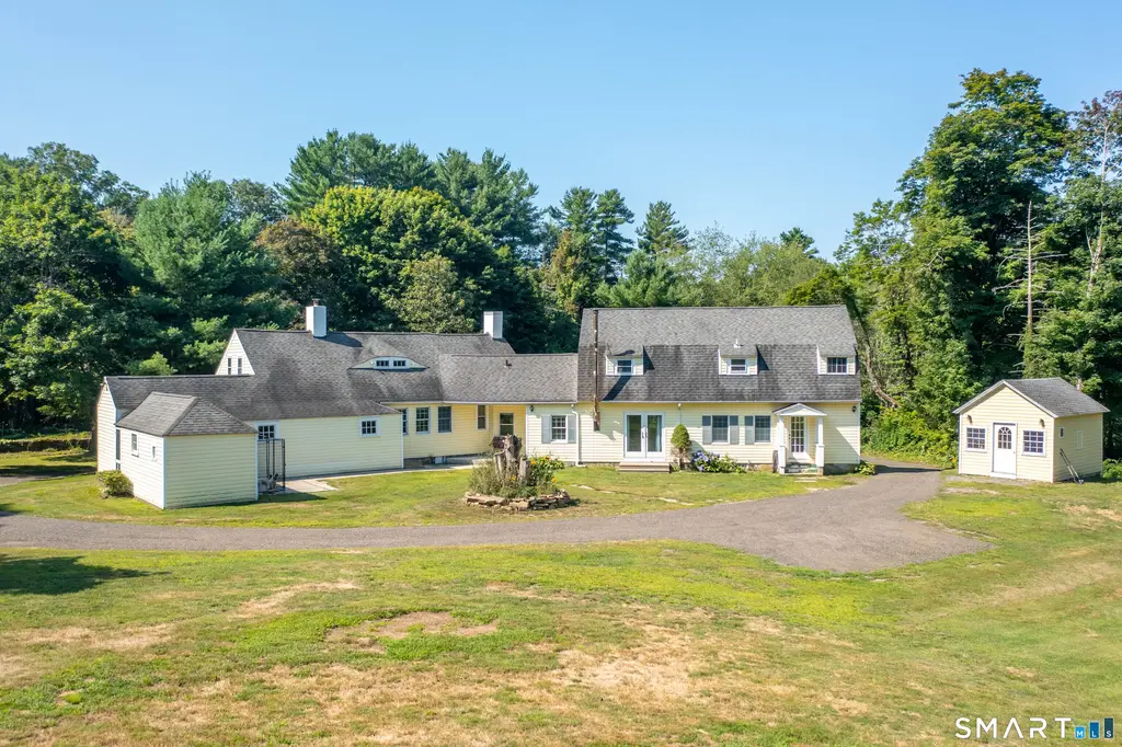 1530 Hartford Pike, Killingly
