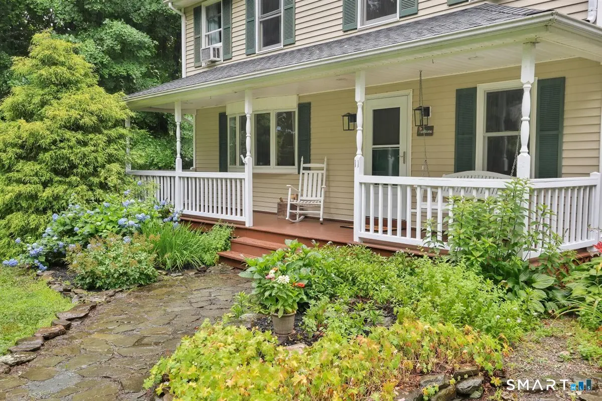 11 Brookside Court, East Hampton