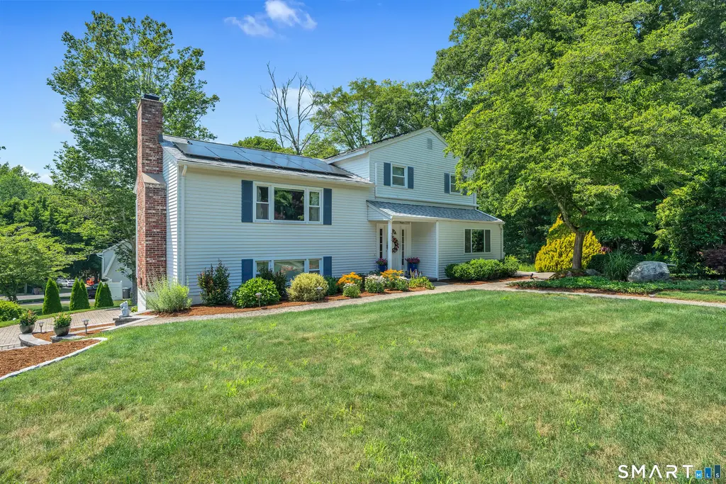 33 Wayne Drive, East Lyme