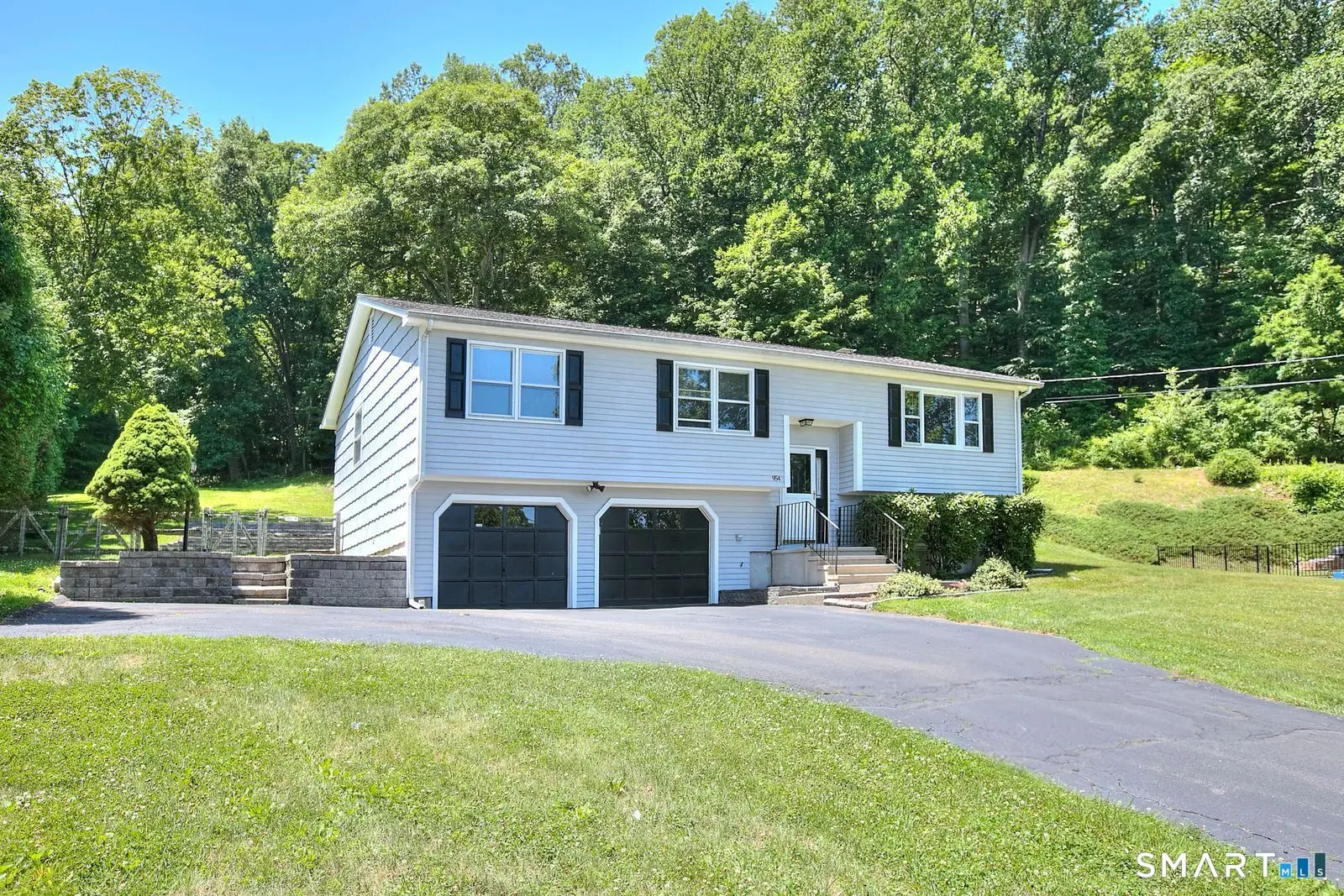 954 Howe Avenue, Shelton