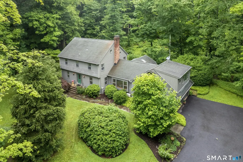 28 Winding Brook Lane, Redding