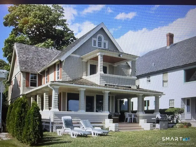 3 Crescent Bluff Avenue, Branford