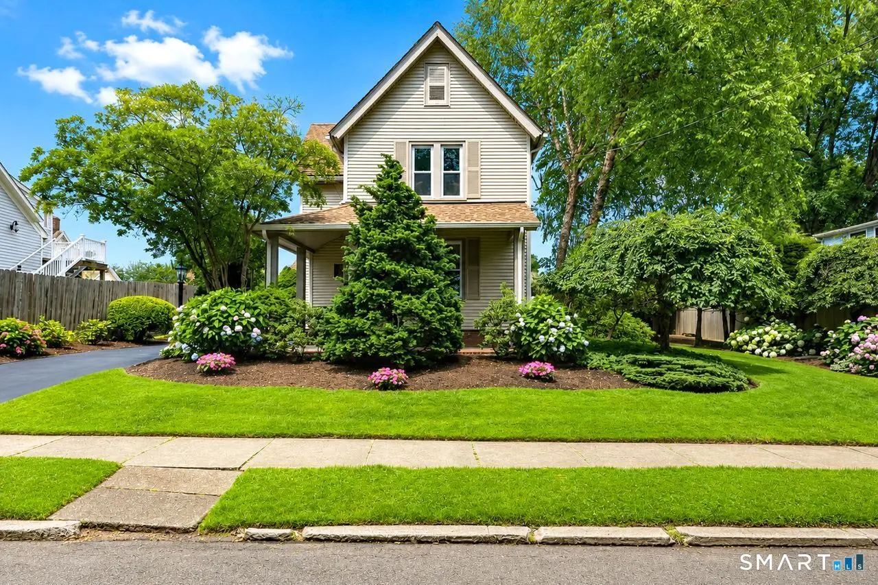 6 Harborside Drive, Milford