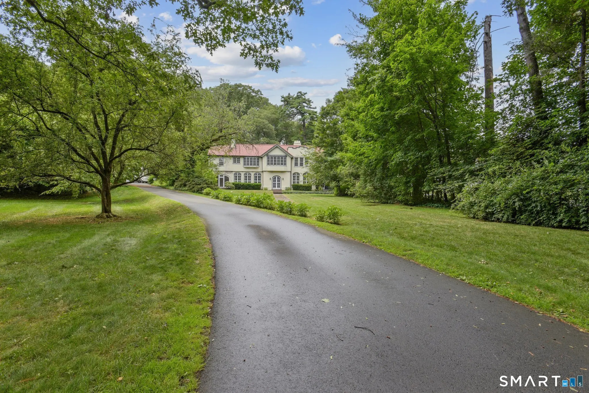 1056 Whitney Avenue, Hamden