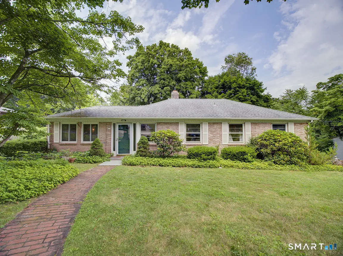 373 Broadway, Hamden