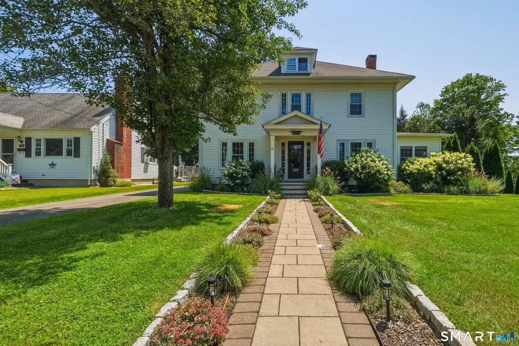 22 Sylvan Avenue, Farmington