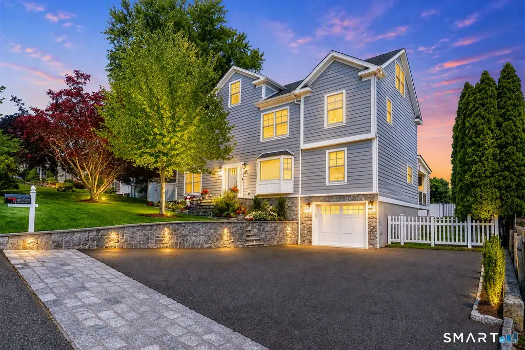 43 Burdsall Drive, Greenwich