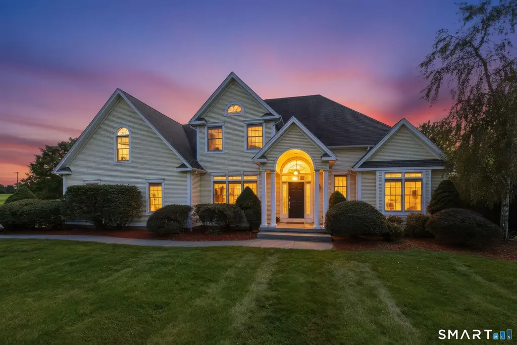 29 Halladay Avenue West, Suffield