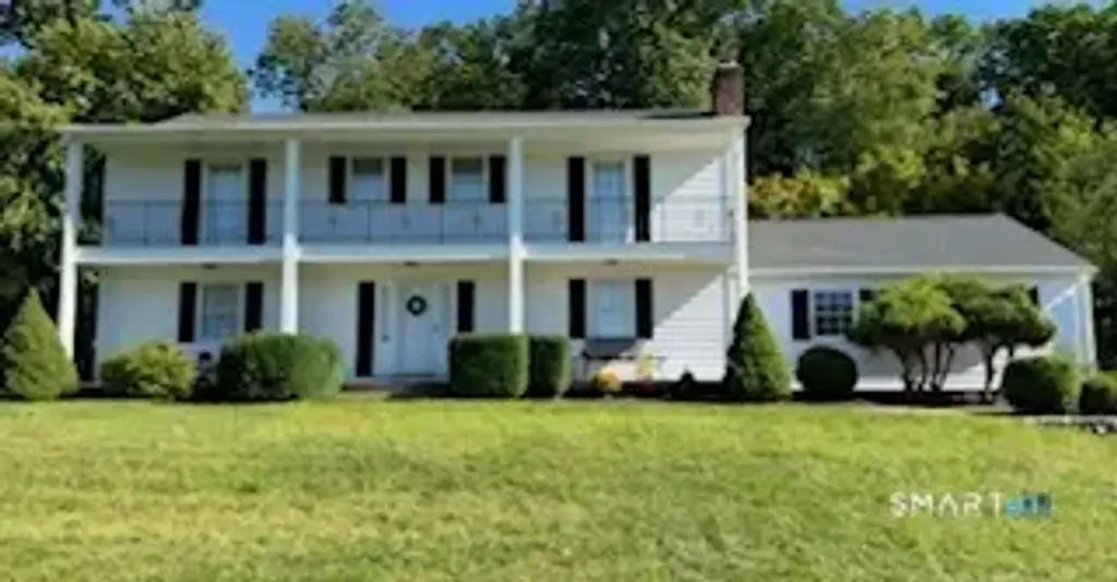 21 White Pine Drive, Brookfield