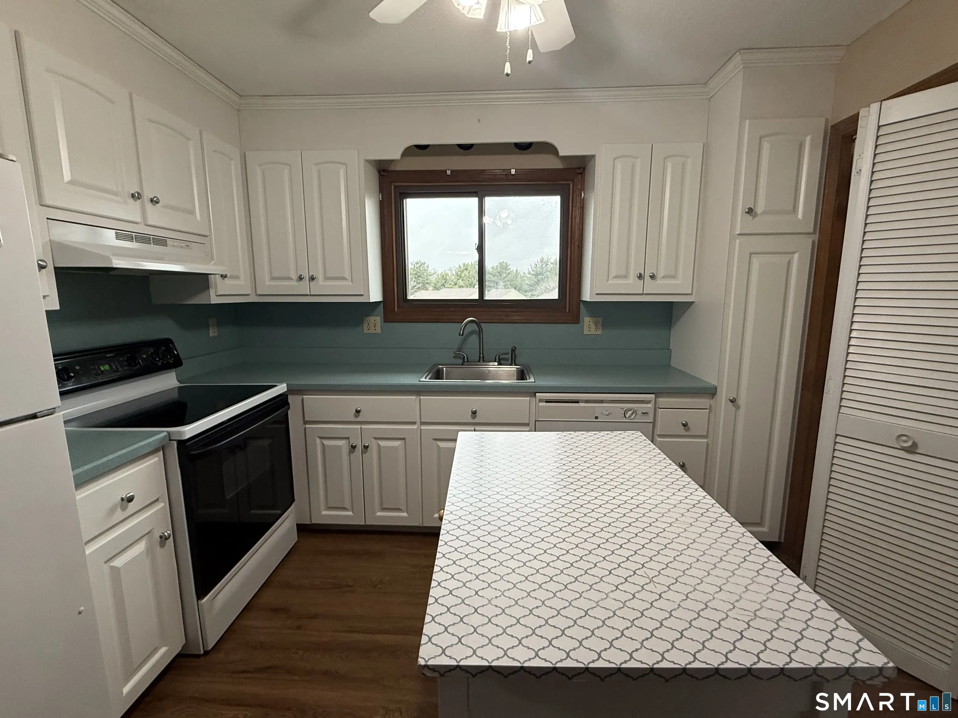 1302 Summer Hill Drive 1302, South Windsor