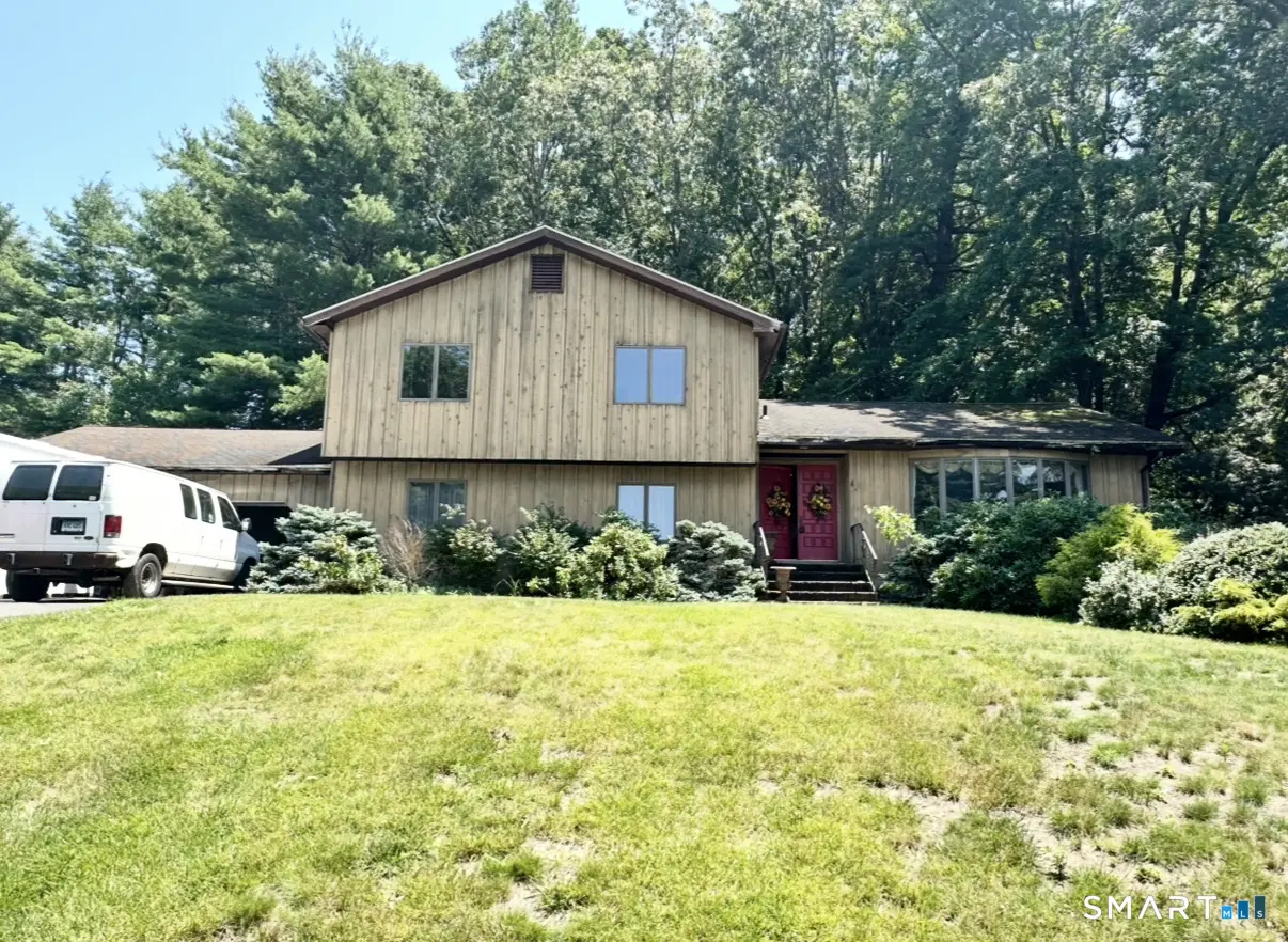45 Quail Hollow Drive, Southington