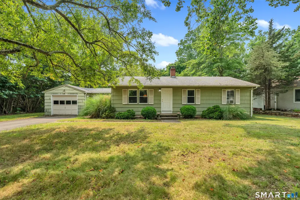 35 Windy Hill Road, Westbrook