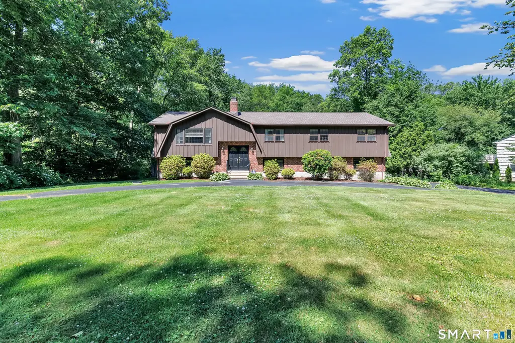 69 Forest Road, Monroe
