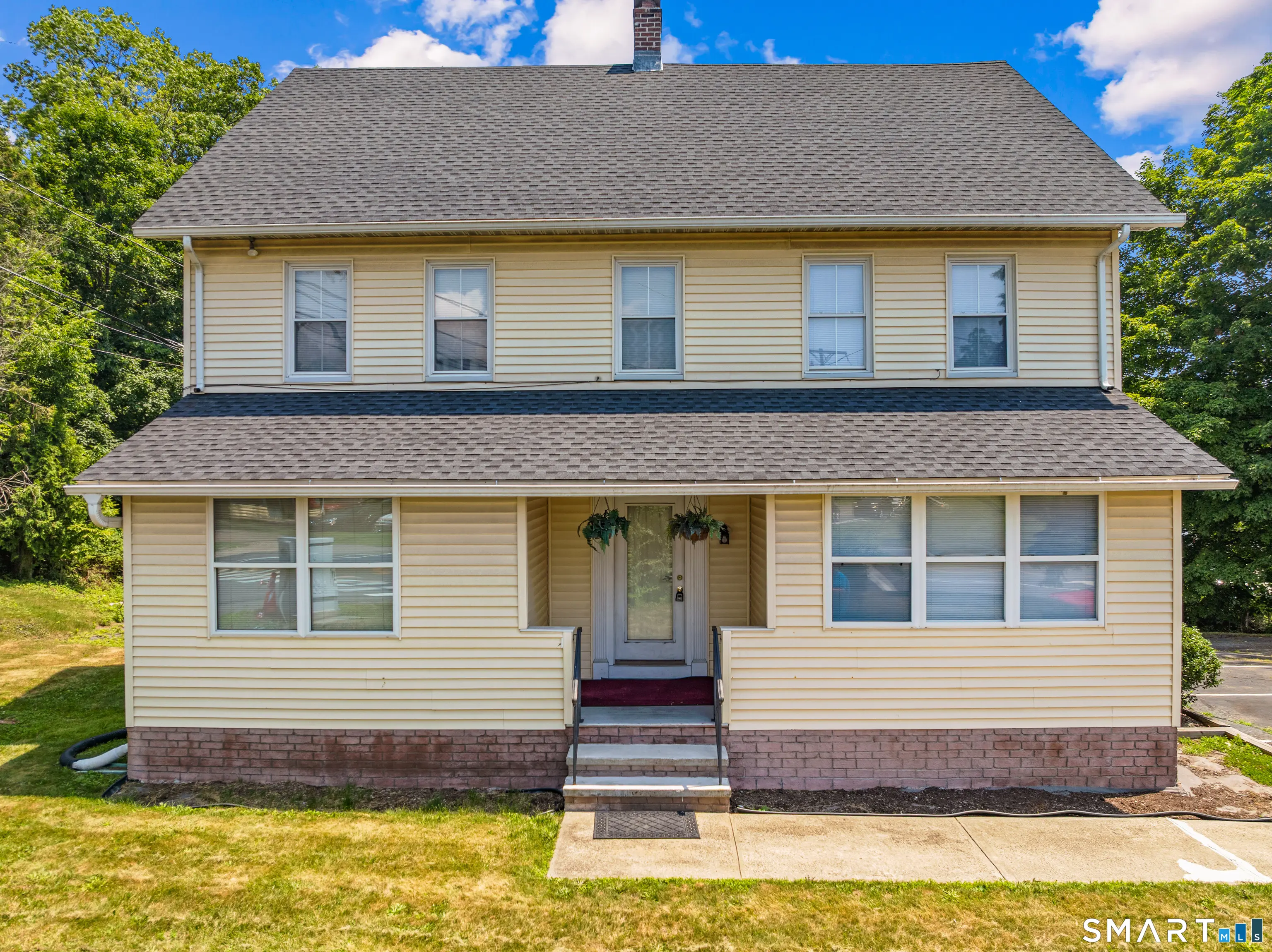 85 School Ground Road, Branford