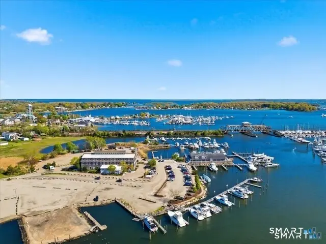 60 Willow Street 304, Stonington