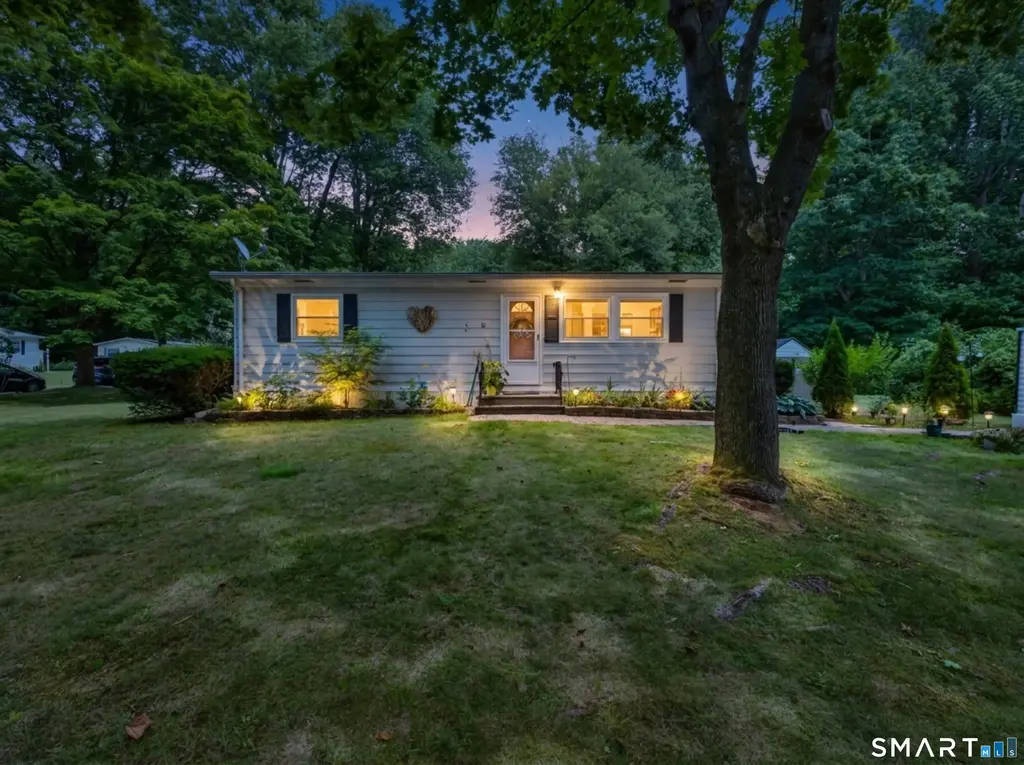 18 Old Forge Road, Westbrook