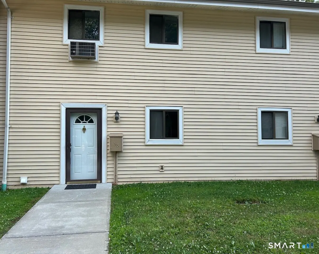 38 Sutton Place 38, Bloomfield