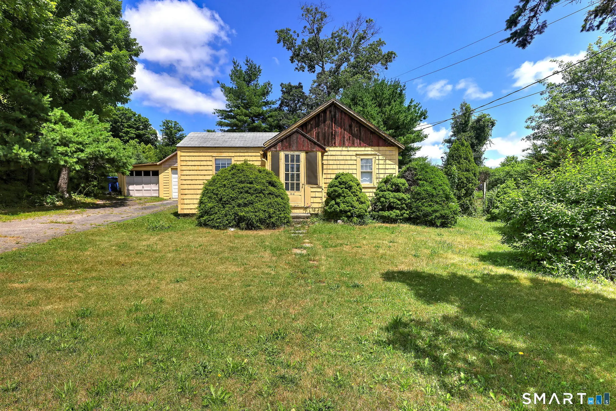 216 Cross Hill Road, Monroe