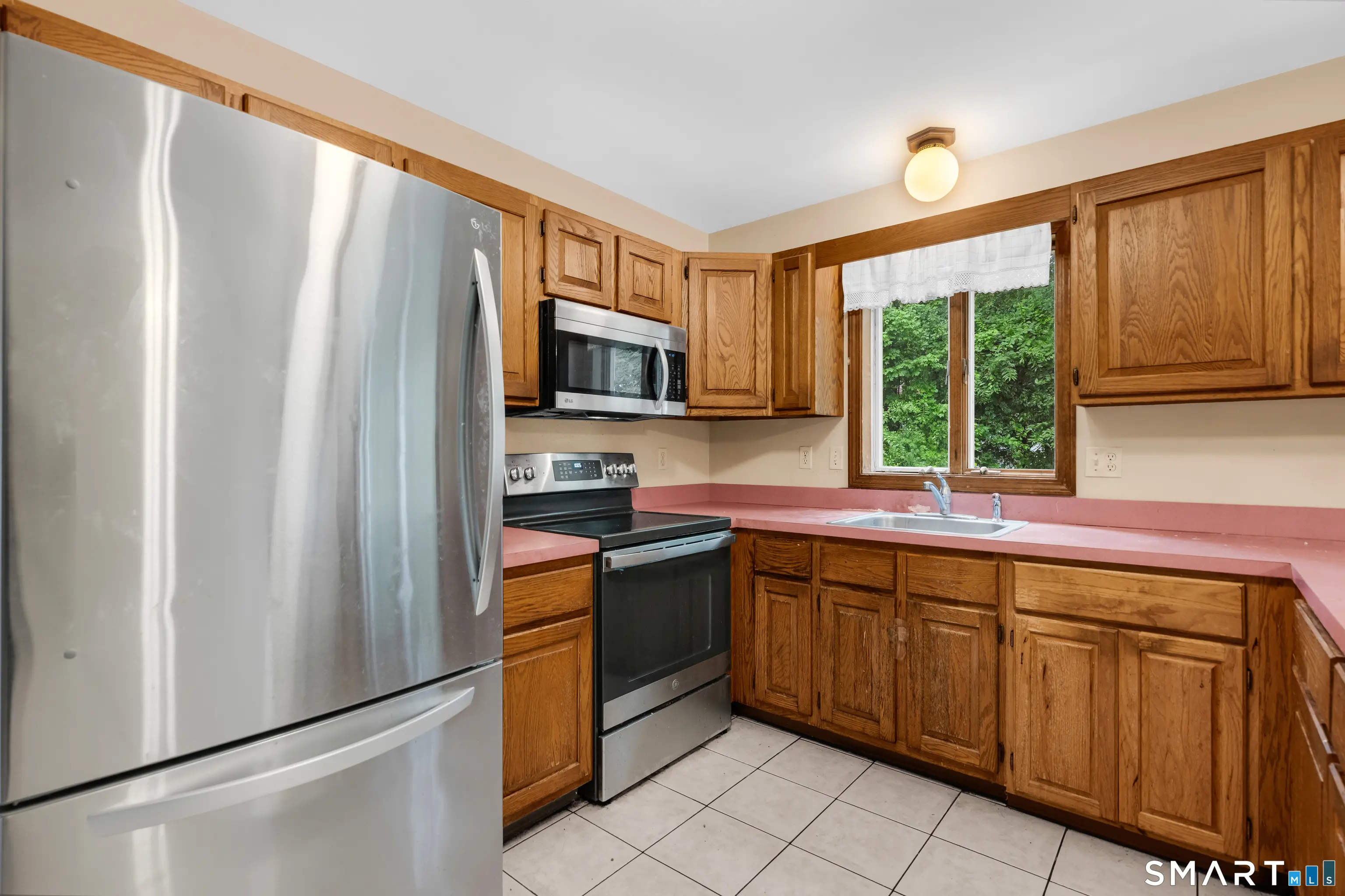 85 Alma Street, Naugatuck