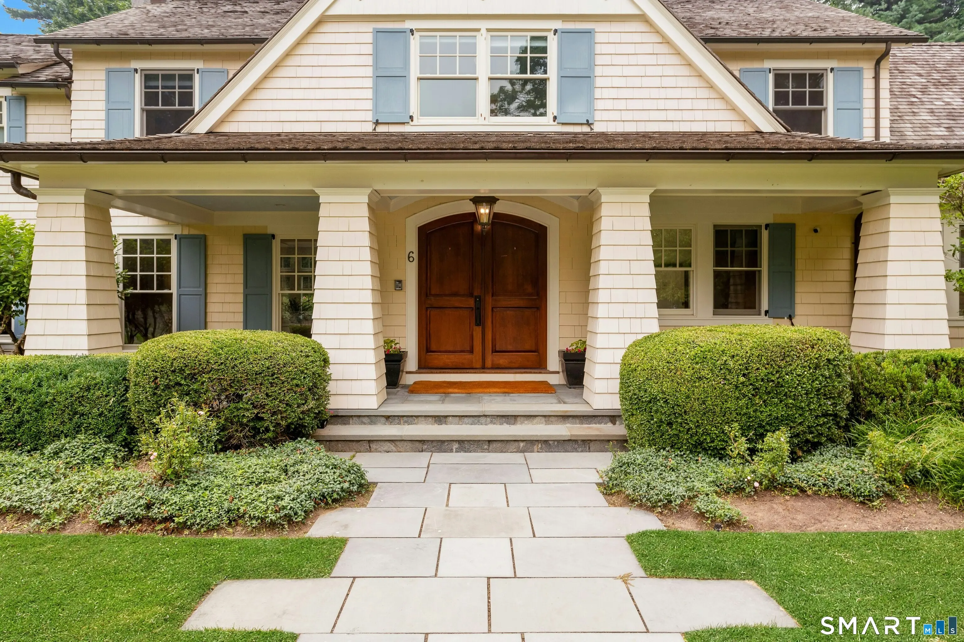 6 Searles Road, Darien