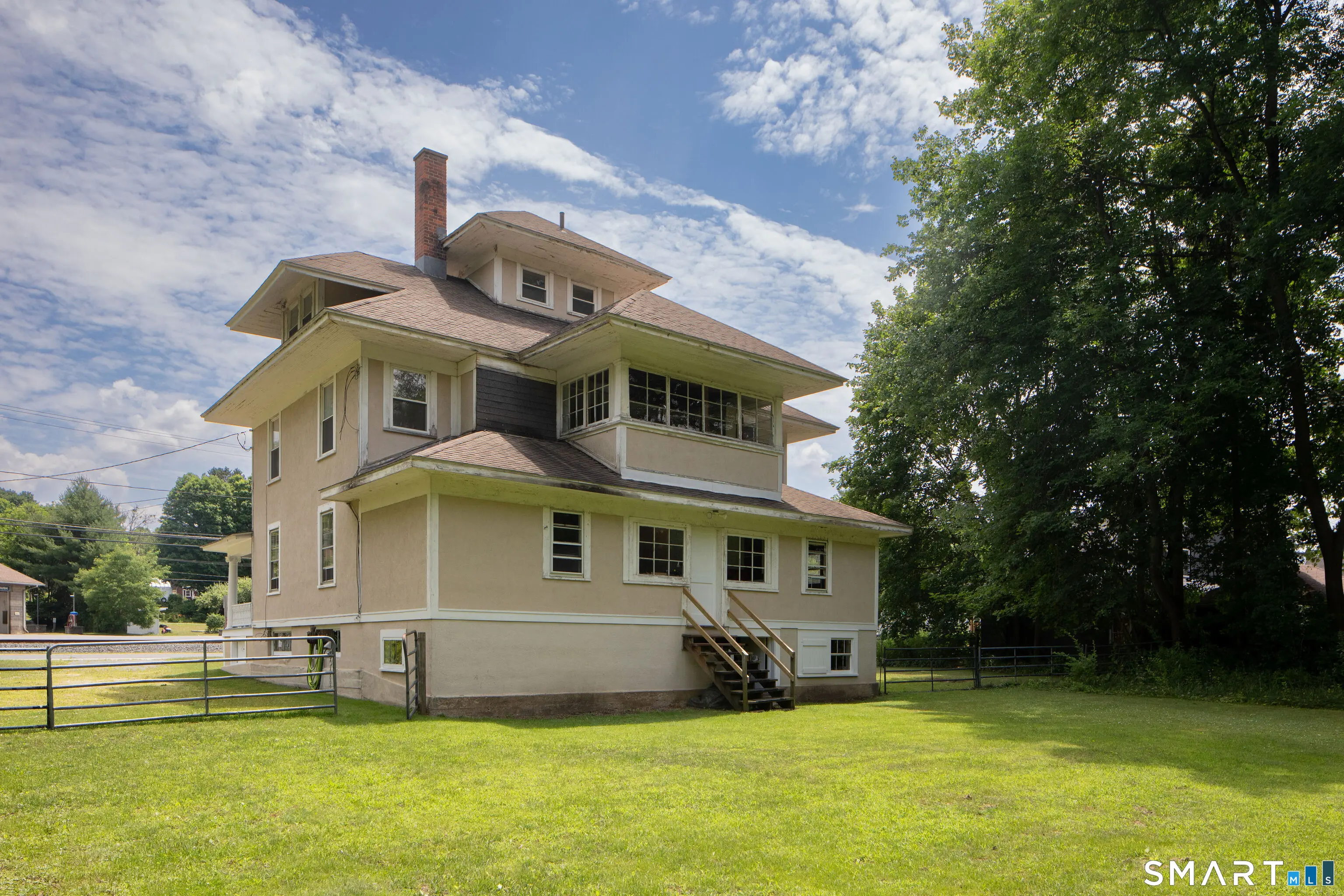121 Railroad Street, North Canaan