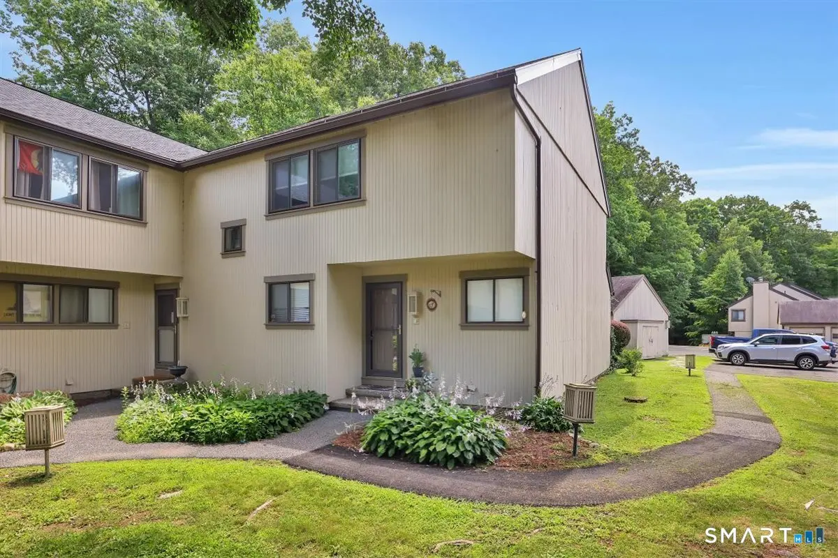 10 Summit Court 10, Woodbury