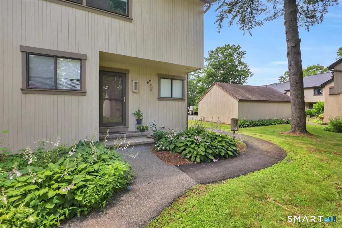 10 Summit Court 10, Woodbury