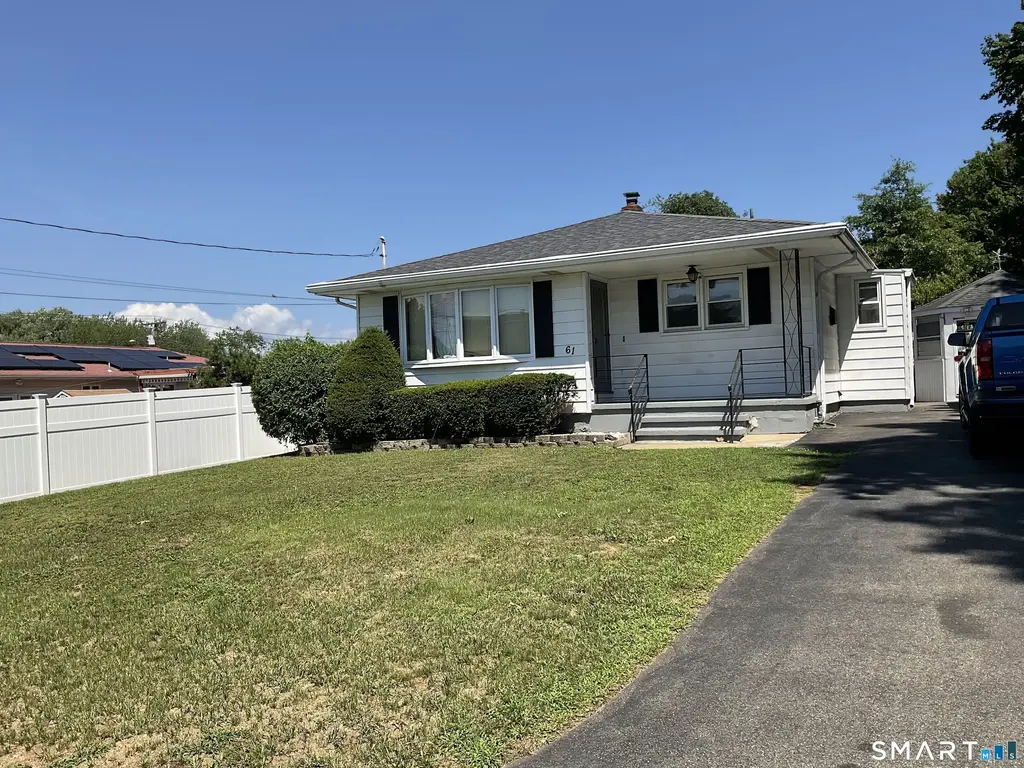 61 Rockview Road, East Haven