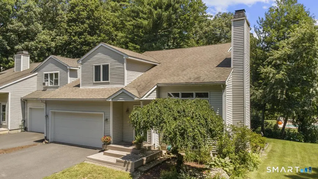 2 Brickham Way, Burlington