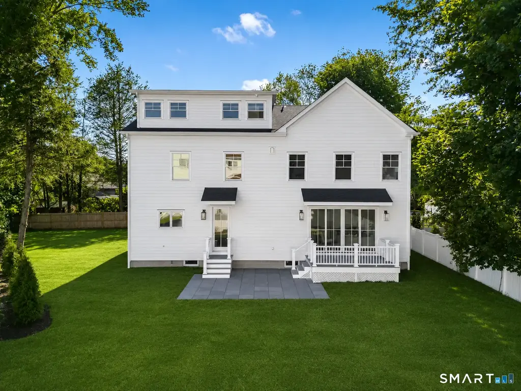 1054 Mill Plain Road, Fairfield