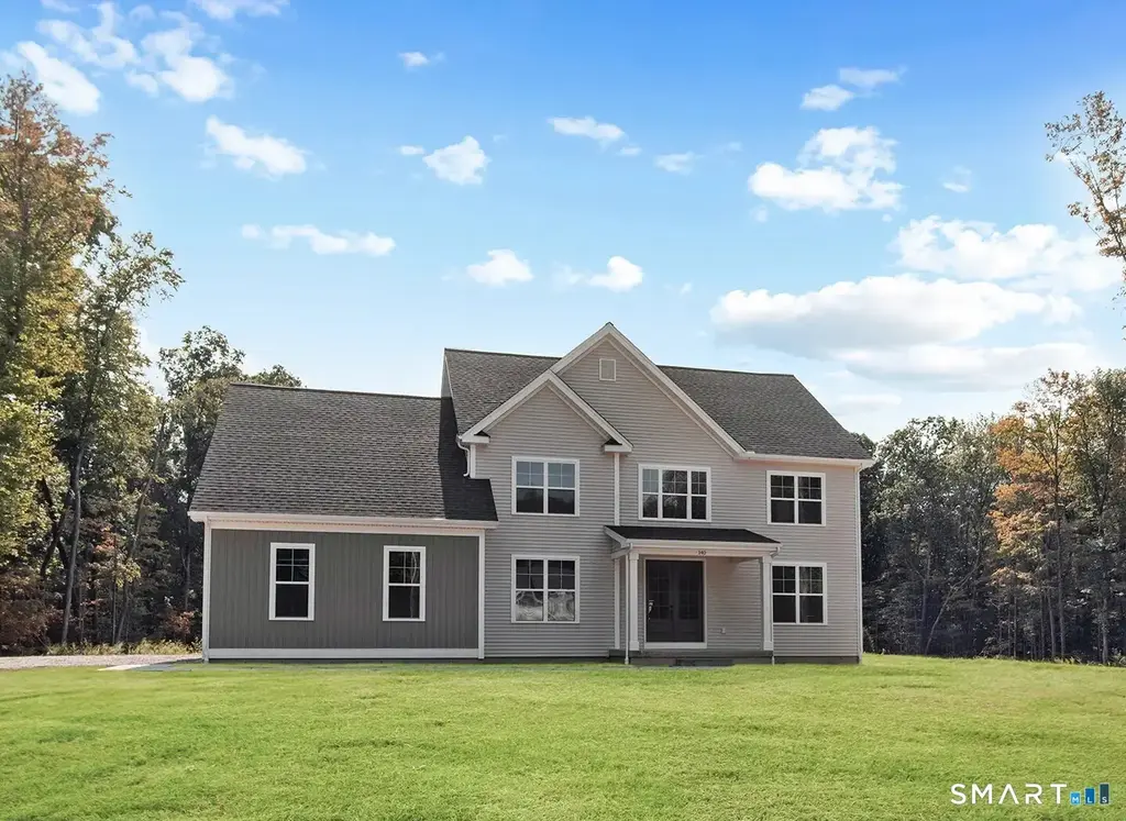 8 Twin Valley Road, East Lyme