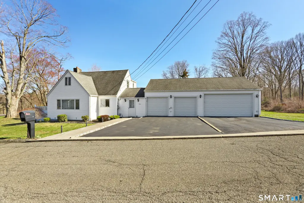 7 Cedar Crest Road, Trumbull