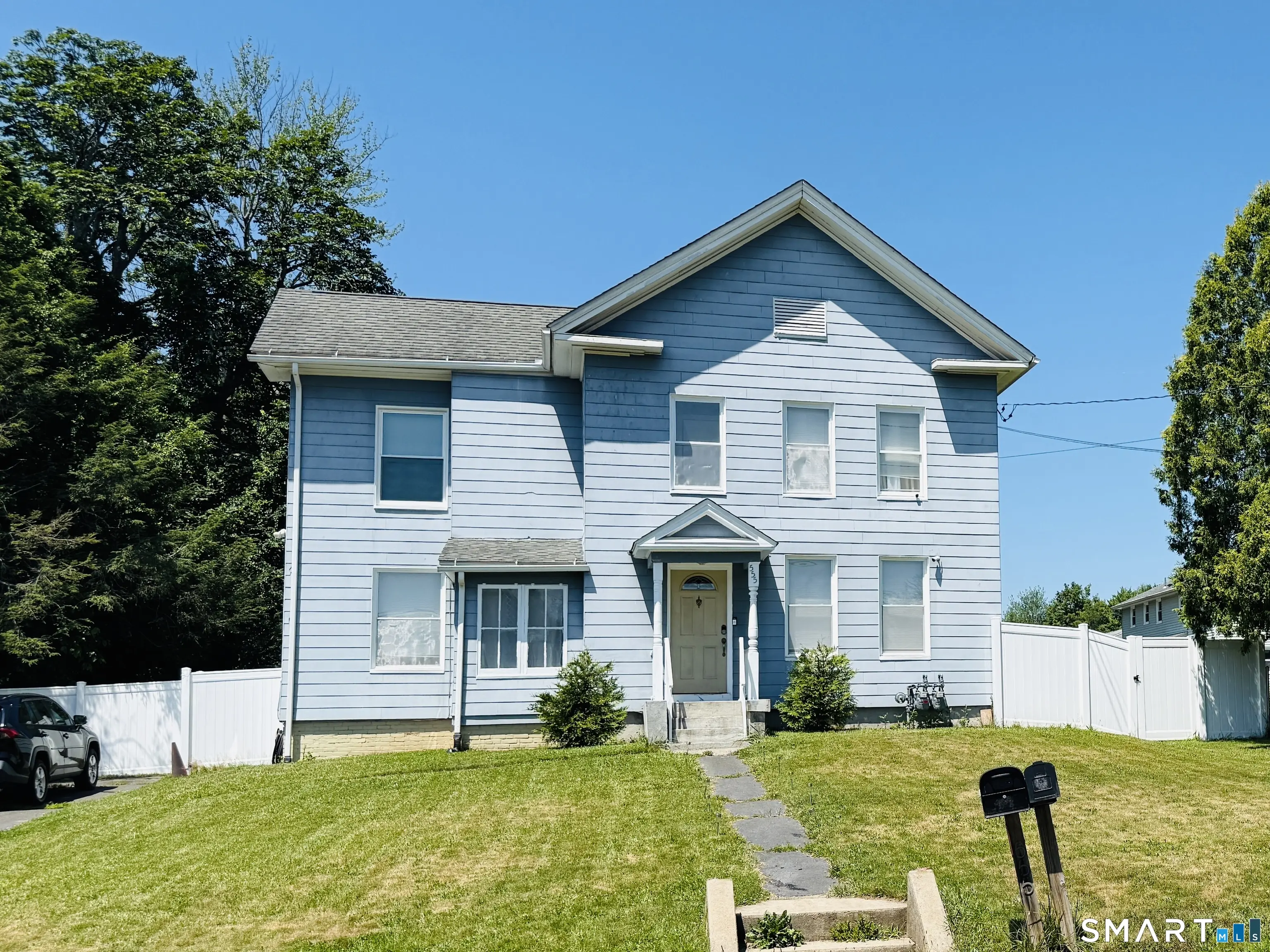555 South Curtis Street, Meriden