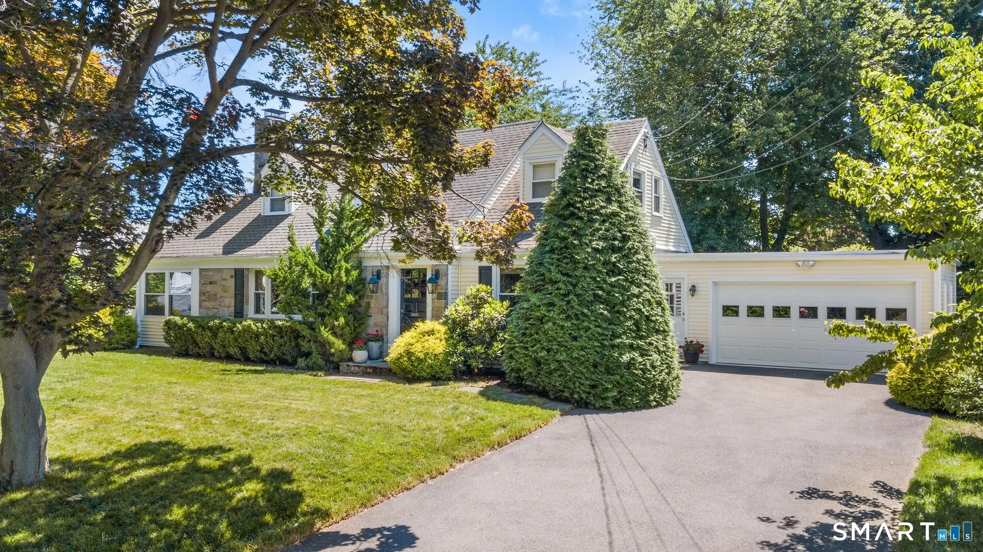 128 Soundview Court, Stamford