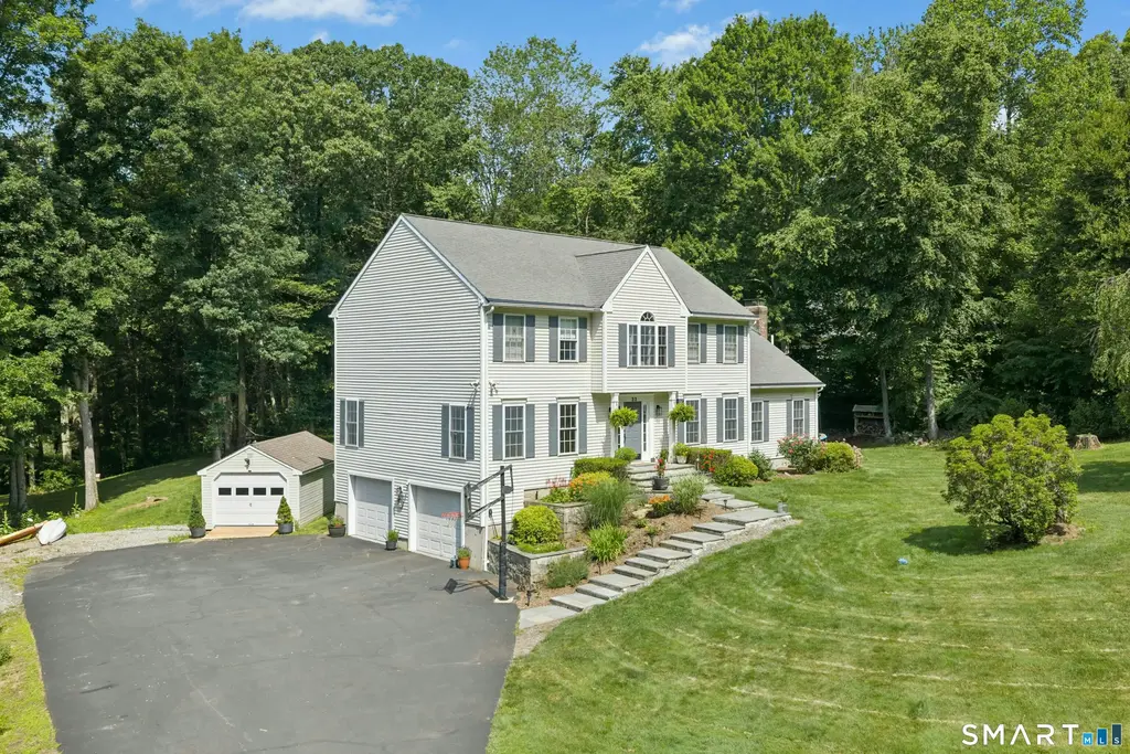 33 Pond View Drive, Southbury