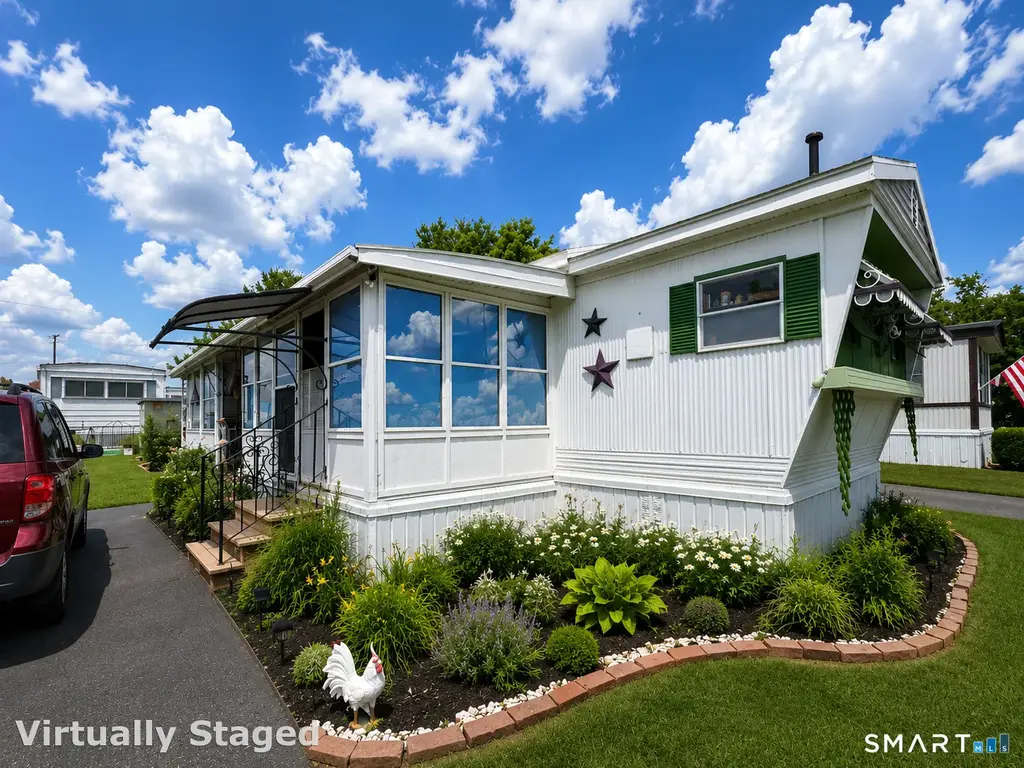 18 Rivermead Boulevard, East Hartford