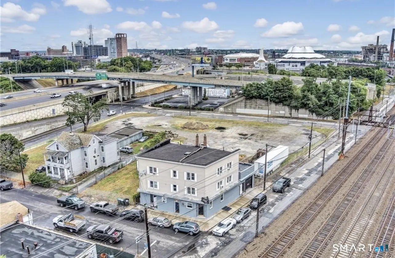 2-10 West Avenue, Bridgeport