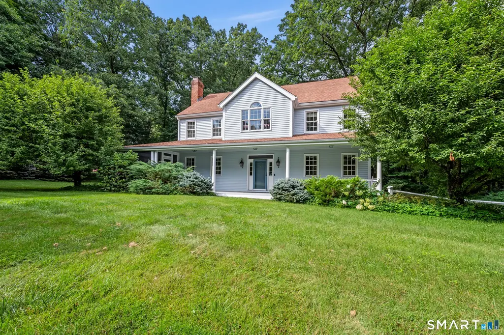 16 Cedar Grove Road, Southbury
