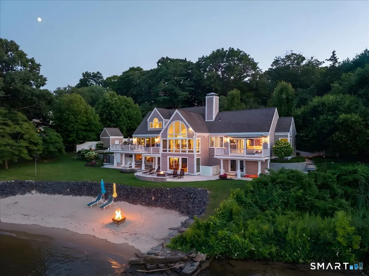409 River Road, Deep River