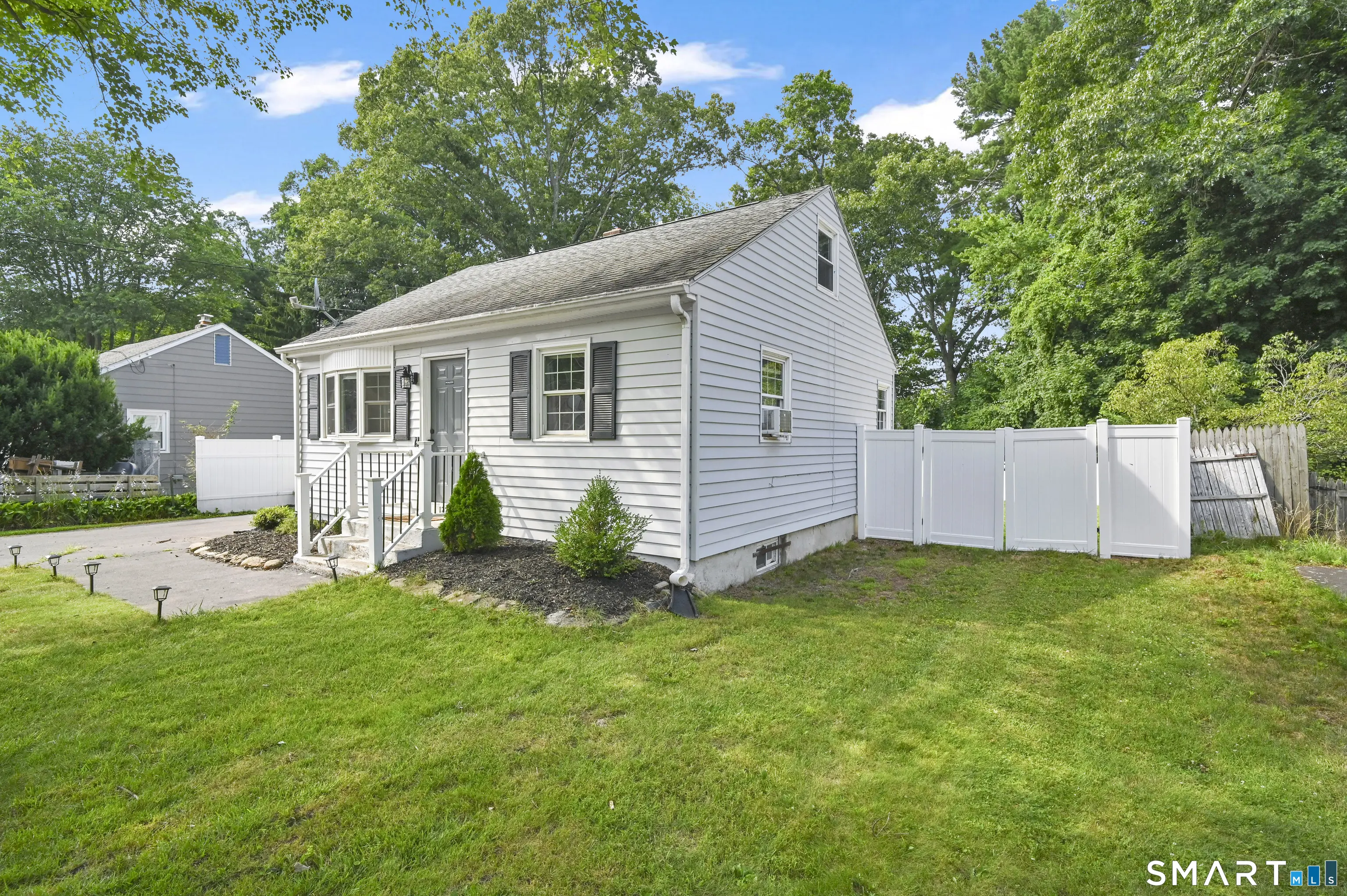 127 Deepwood Drive, Manchester