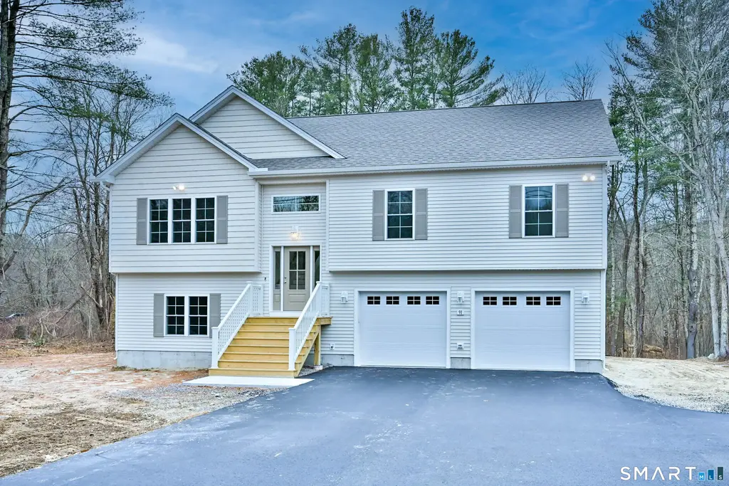 187 Thompson Road, Thompson